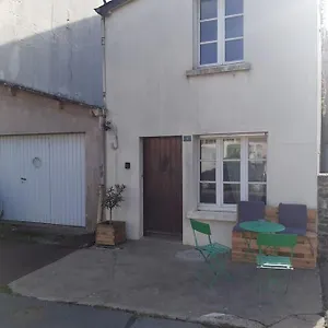https://maison-sur-le-port-proximite-des-commerces.inbrittany.com